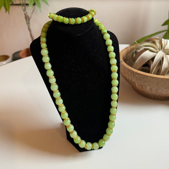 Faux Jade Necklace and Bracelet Set - Picture 2 of 3